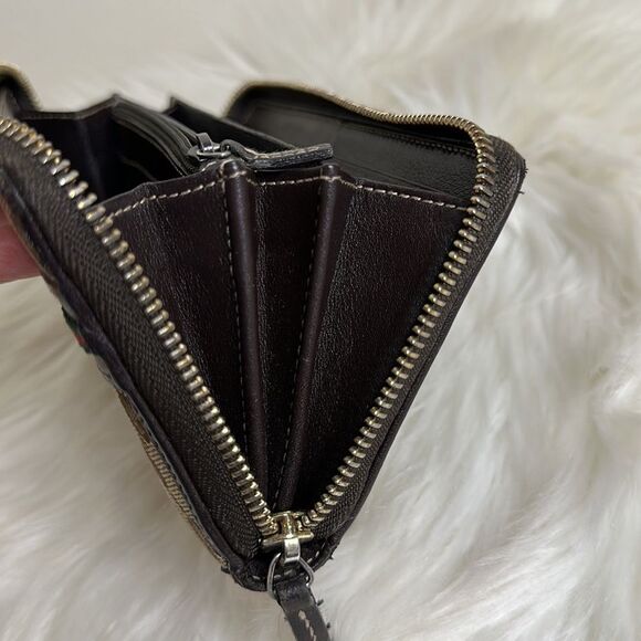 💯Authentic Gucci Zipped Long Wallet with Cherryline 🍀 - Picture 9 of 15